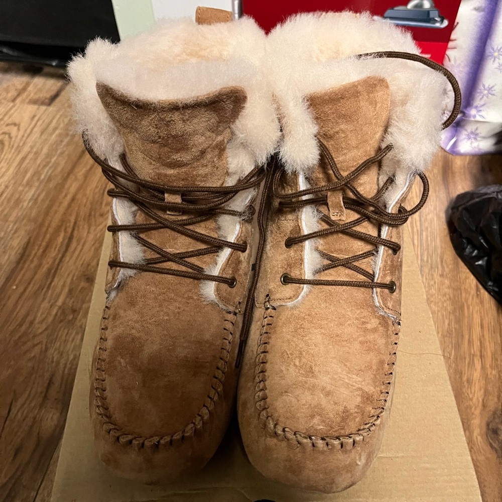 UGG boots ladies size 11 brand new